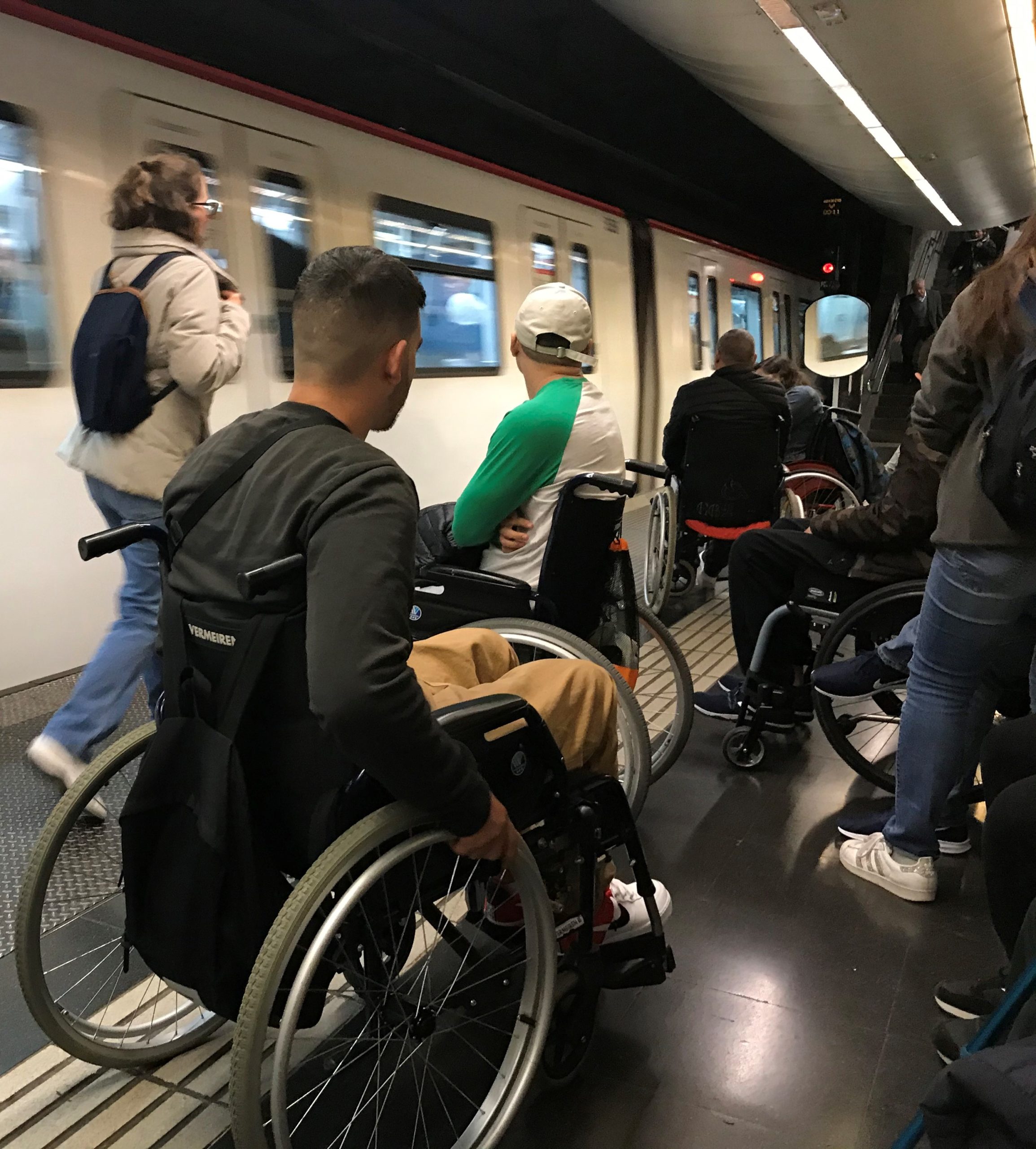 El servei de trens d’alta velocitat i baix cost OUIGO aposta per l’accessibilitat perquè tothom pugui viatjar